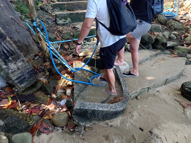 エレファントスイム内の砂落とし